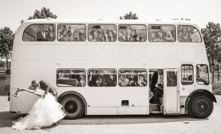 beste trouw fotograaf Rotterdam Tom Tomeij, bruidrapportage, Leonie & Jamie 2 juni 2017, Tom Tomeij Fotografie, Tom Tomeij fotografie Rotterdam, tomtomeij.nl, Trouwerij, trouwfotograaf, De Brasserij Delft trouwen, Rijswijkse Bos Trouwfoto's