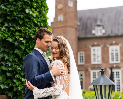 Documentary vs Posed Wedding Photography